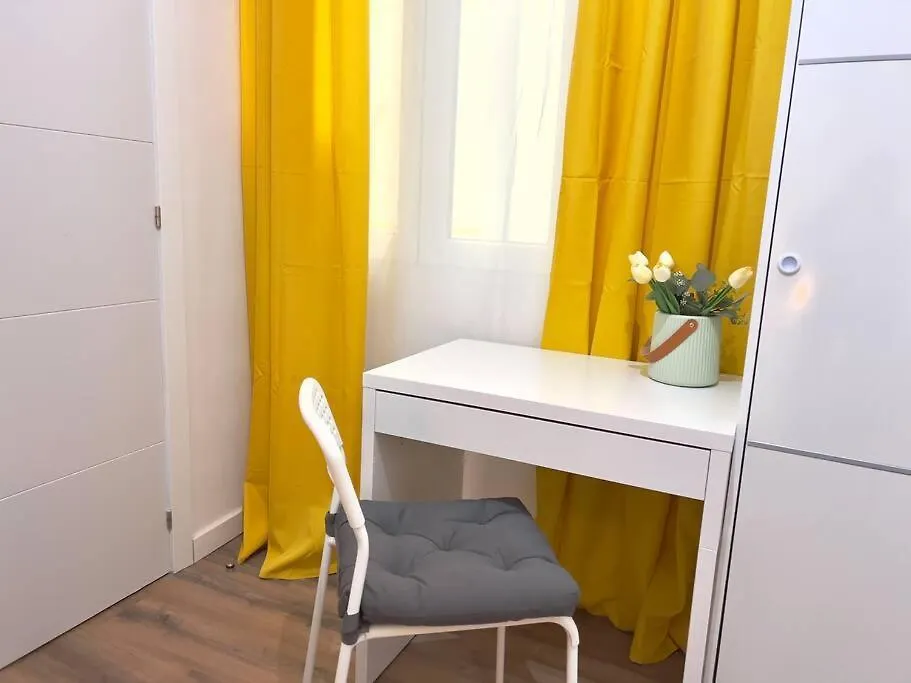 Comodo Apartamento En Badalona Apartment