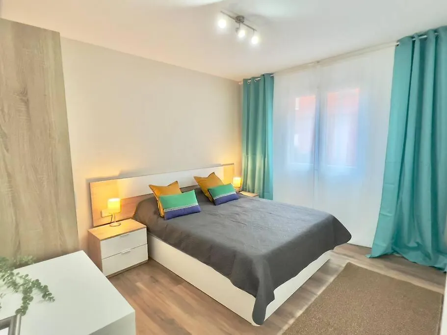 Comodo Apartamento En Badalona