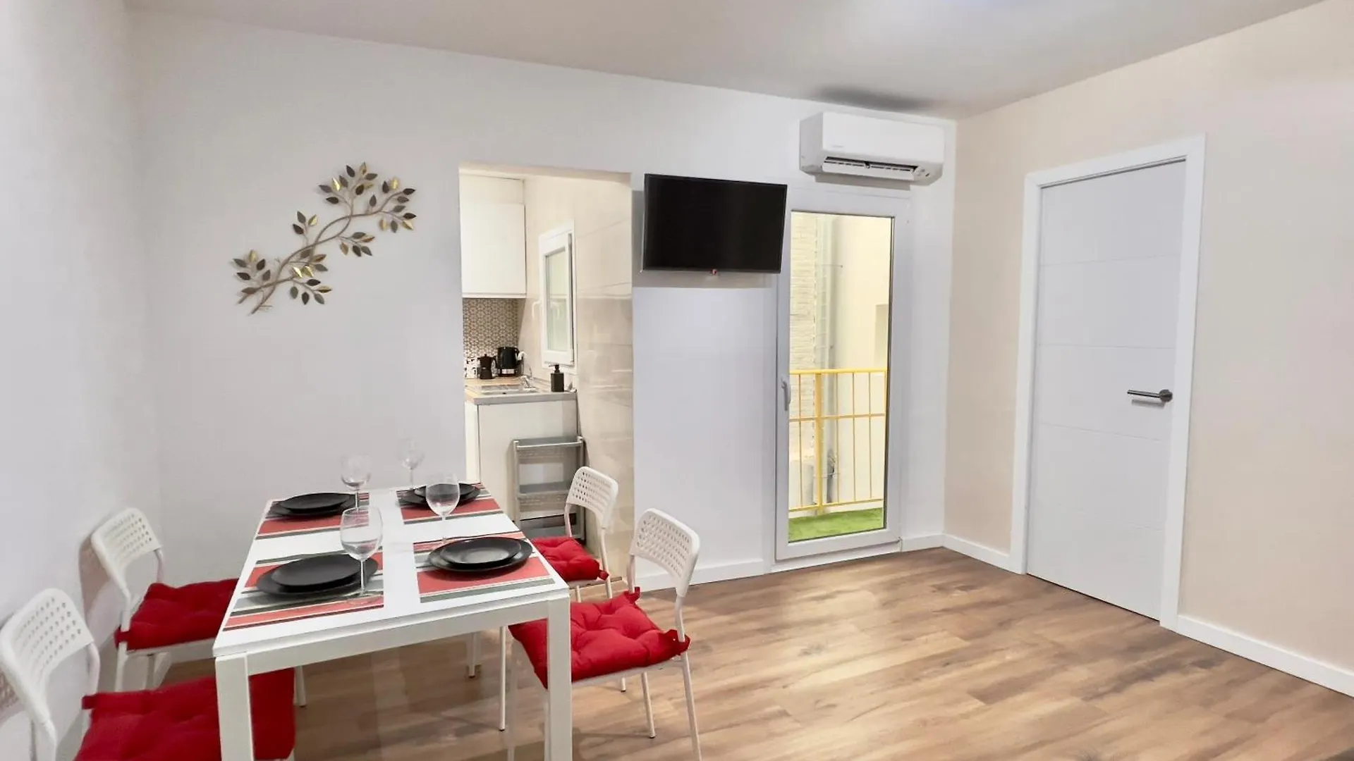 Comodo Apartamento En Badalona Apartment